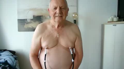 lucbottom031249 online show from April 2026 05:07:01 AM