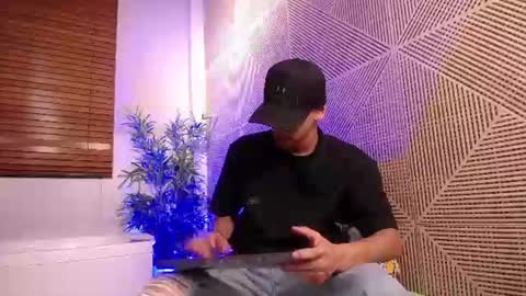 Lucca Moreti online show from July 2026 06:47:02 AM