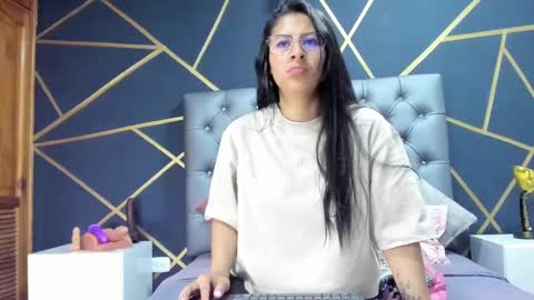 Snapshot of luci_and_sofi chatting on January 2025 07:37:01 PM Luciana Ramirez Sofia Collins online show from January 2025 07:37:01 PM