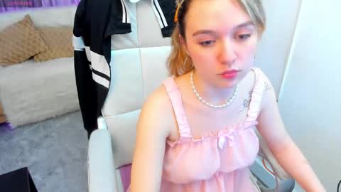 Snapshot of lucia_copper chatting on November 2025 03:36:01 PM lucia_copper online show from November 2025 03:36:01 PM