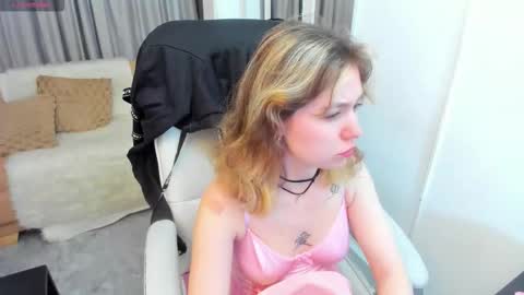 lucia_copper online show from December 2025 11:58:02 AM