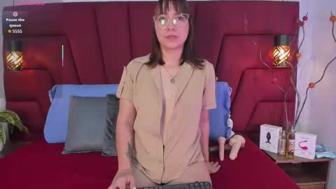   online show from October 2025 10:22:02 PM