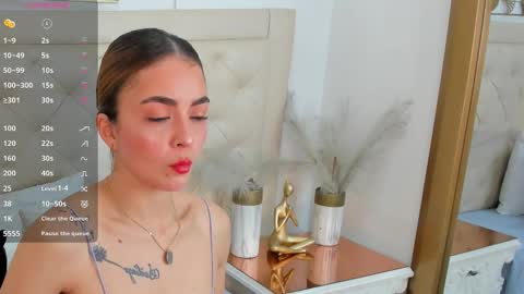 Snapshot of lucia_lorenz chatting on November 2025 11:20:01 AM lucia_lorenz online show from November 2025 11:20:01 AM