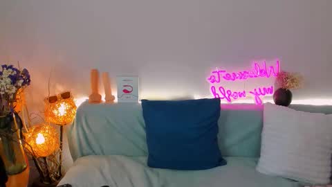 Sindy online show from November 2025 04:43:02 AM