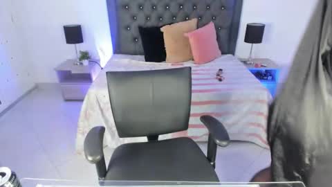 Snapshot of lucia_rosee chatting on November 2025 04:23:01 AM Lucia online show from November 2025 04:23:01 AM