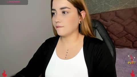 lucia star  online show from December 2024 07:11:02 PM