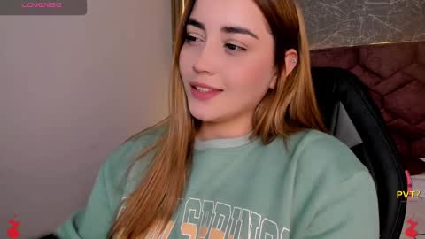 lucia star  online show from December 2024 06:38:01 PM