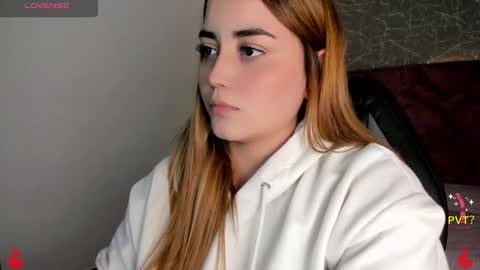 lucia star  online show from January 2025 10:52:01 PM