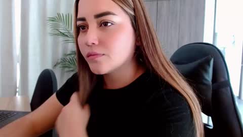 lucia star  online show from January 2026 08:56:01 PM