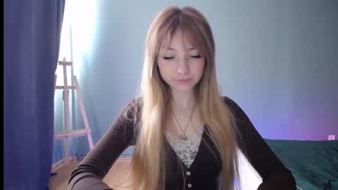 Snapshot of luciacam20 chatting on February 2025 09:43:02 AM Lucy online show from February 2025 09:43:02 AM