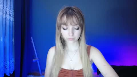 Snapshot of luciacam20 chatting on March 2025 07:27:02 PM Lucy online show from March 2025 07:27:02 PM