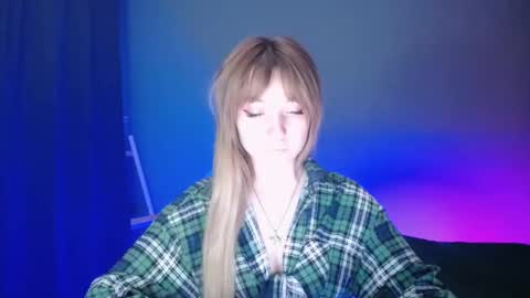 Snapshot of luciacam20 chatting on March 2025 10:55:02 PM Lucy online show from March 2025 10:55:02 PM