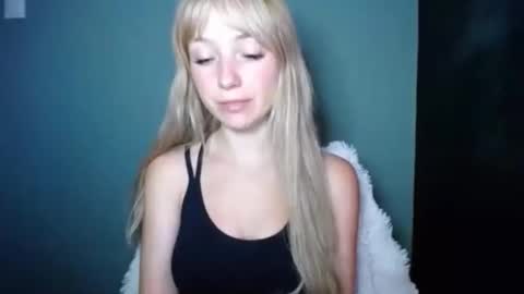 Snapshot of luciacam20 chatting on September 2025 02:39:02 PM Lucy online show from September 2025 02:39:02 PM