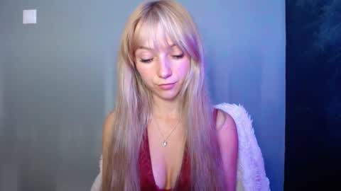 Snapshot of luciacam20 chatting on September 2025 09:09:02 AM Lucy online show from September 2025 09:09:02 AM