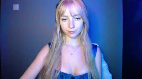 Snapshot of luciacam20 chatting on September 2025 06:53:02 PM Lucy online show from September 2025 06:53:02 PM