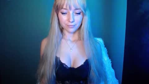 Snapshot of luciacam20 chatting on September 2025 06:44:02 PM Lucy online show from September 2025 06:44:02 PM