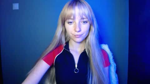 Snapshot of luciacam20 chatting on September 2025 08:58:02 PM Lucy online show from September 2025 08:58:02 PM