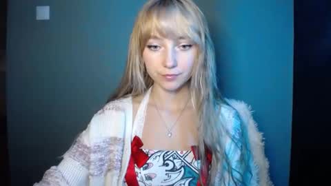 Snapshot of luciacam20 chatting on October 2025 06:28:02 PM Lucy online show from October 2025 06:28:02 PM