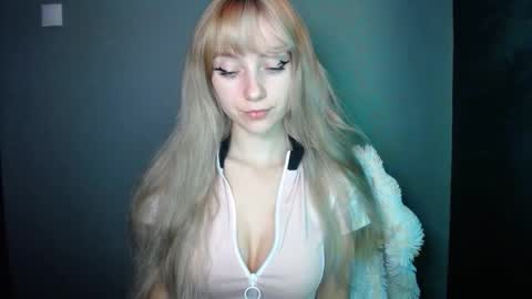 Snapshot of luciacam20 chatting on November 2025 08:19:01 PM Lucy online show from November 2025 08:19:01 PM