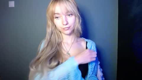 Snapshot of luciacam20 chatting on November 2025 08:22:02 AM Lucy online show from November 2025 08:22:02 AM