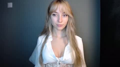 Snapshot of luciacam20 chatting on November 2025 07:30:01 PM Lucy online show from November 2025 07:30:01 PM