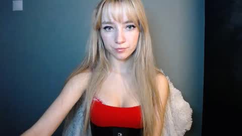 Snapshot of luciacam20 chatting on November 2025 01:32:02 PM Lucy online show from November 2025 01:32:02 PM