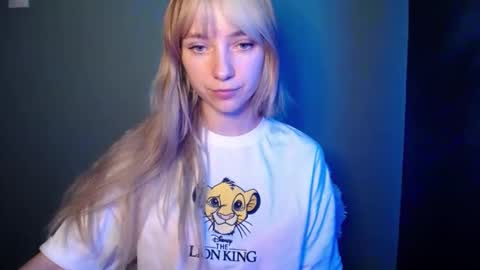 Snapshot of luciacam20 chatting on November 2025 09:03:02 PM Lucy online show from November 2025 09:03:02 PM