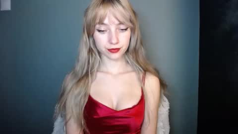 Snapshot of luciacam20 chatting on November 2025 07:35:02 PM Lucy online show from November 2025 07:35:02 PM