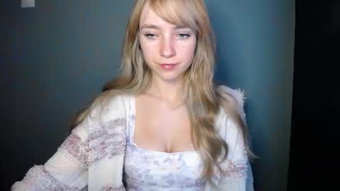 Snapshot of luciacam20 chatting on November 2025 07:41:02 AM Lucy online show from November 2025 07:41:02 AM