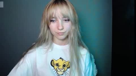 Snapshot of luciacam20 chatting on November 2025 02:19:01 PM Lucy online show from November 2025 02:19:01 PM