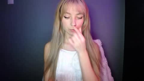 Snapshot of luciacam20 chatting on November 2025 01:36:02 PM Lucy online show from November 2025 01:36:02 PM