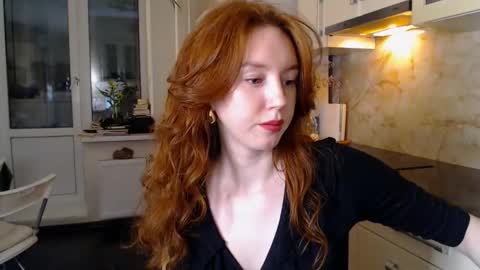 Lucia online show from February 2025 07:20:02 PM