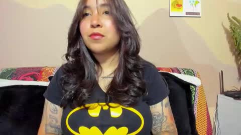 Snapshot of lucianacapisce chatting on October 2025 09:48:02 PM Dani 3 online show from October 2025 09:48:02 PM