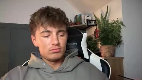Lucian online show from September 2025 07:36:01 PM