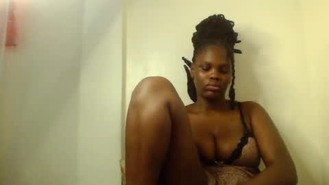luciaresa online show from July 2026 06:50:01 AM