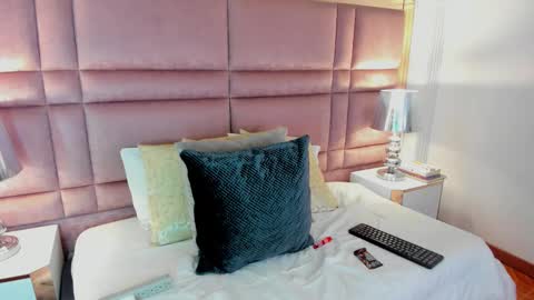 Snapshot of luciawallace chatting on October 2025 04:22:02 AM lucia wallace online show from October 2025 04:22:02 AM