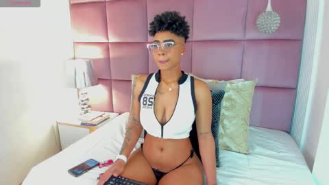 Snapshot of luciawallace chatting on October 2025 12:44:02 AM lucia wallace online show from October 2025 12:44:02 AM