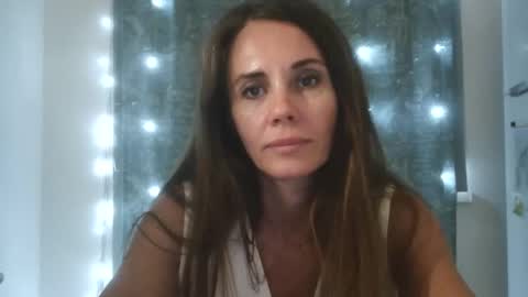 Snapshot of luciemack chatting on September 2025 09:26:01 PM LucieMack online show from September 2025 09:26:01 PM