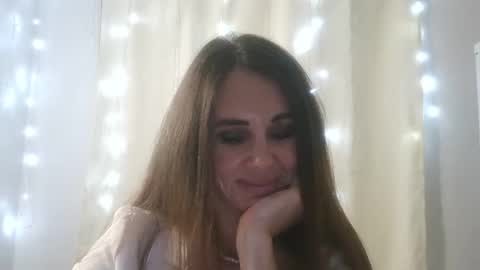 Snapshot of luciemack chatting on October 2025 07:56:02 PM LucieMack online show from October 2025 07:56:02 PM