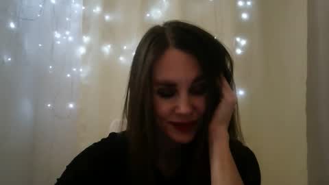 Snapshot of luciemack chatting on November 2025 06:42:02 PM LucieMack online show from November 2025 06:42:02 PM