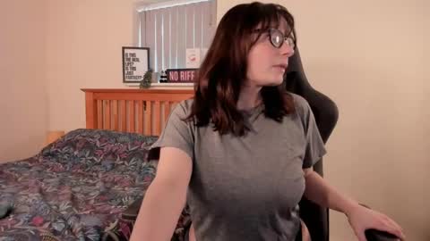 Snapshot of luciewintersuk chatting on January 2025 02:08:02 PM Lucie Winters online show from January 2025 02:08:02 PM