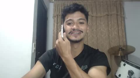 Snapshot of lucifferr_ chatting on December 2025 11:09:01 PM leonel online show from December 2025 11:09:01 PM