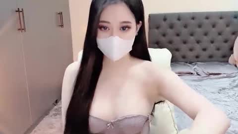 lucii04 online show from November 2025 01:13:01 PM