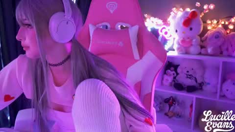 Lucy UwU online show from April 2026 03:35:02 AM