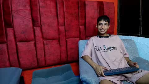 LUCK AND SAMUEL online show from April 2026 02:27:01 AM