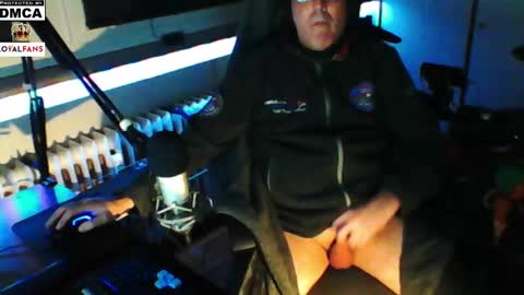 Snapshot of luckyfreak1 chatting on December 2024 08:03:02 PM call me Stefan online show from December 2024 08:03:02 PM