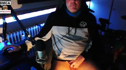 Snapshot of luckyfreak1 chatting on January 2025 12:10:01 AM call me Stefan online show from January 2025 12:10:01 AM