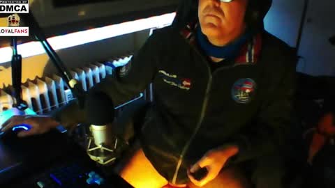 Snapshot of luckyfreak1 chatting on February 2025 05:08:01 AM call me Stefan online show from February 2025 05:08:01 AM