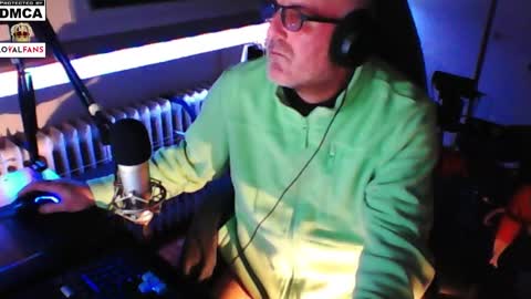 Snapshot of luckyfreak1 chatting on February 2025 12:09:01 AM call me Stefan online show from February 2025 12:09:01 AM