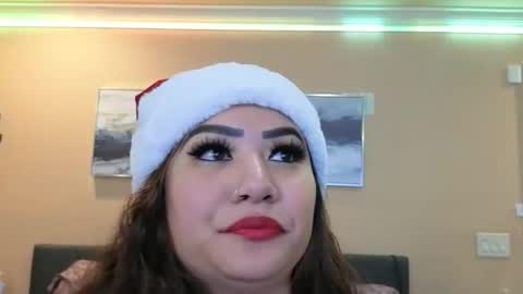 Snapshot of luckylee1992 chatting on December 2025 12:27:02 AM luckylee1992 online show from December 2025 12:27:02 AM